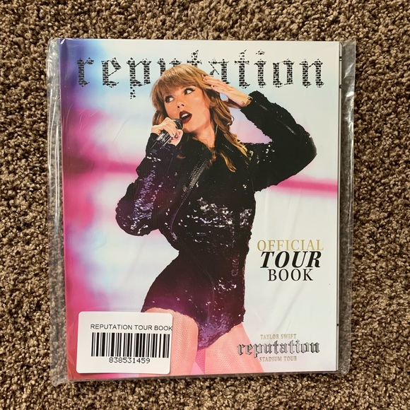 Taylor Swift Accessories - NEW Taylor Swift Reputation Tour Book